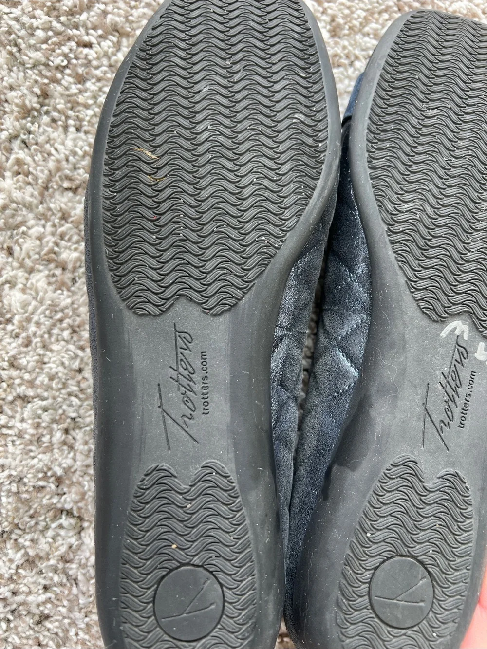 Trotters Women's Sizzle Ballet Flat In Navy Size 8.5